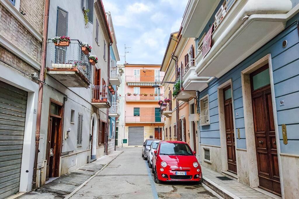 Appartement Moderno E Accogliente Bilocale Pascoli à San Benedetto del Tronto Extérieur photo
